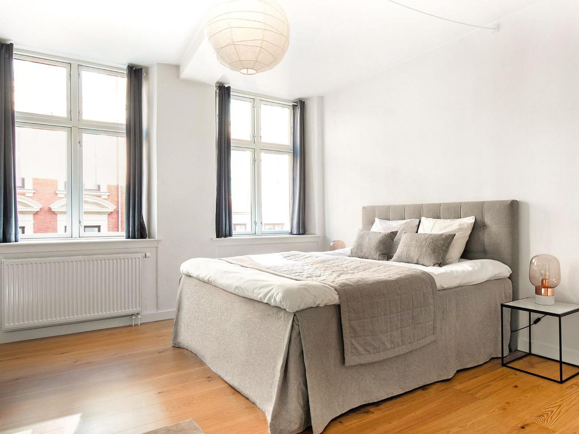 Sanders Leaves - Charming Three-bedroom In Downtown