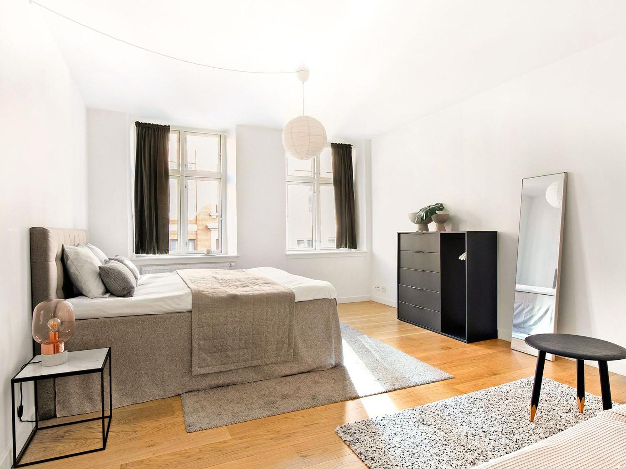 Sanders Leaves - Charming Three-bedroom In Downtown Копенгаген