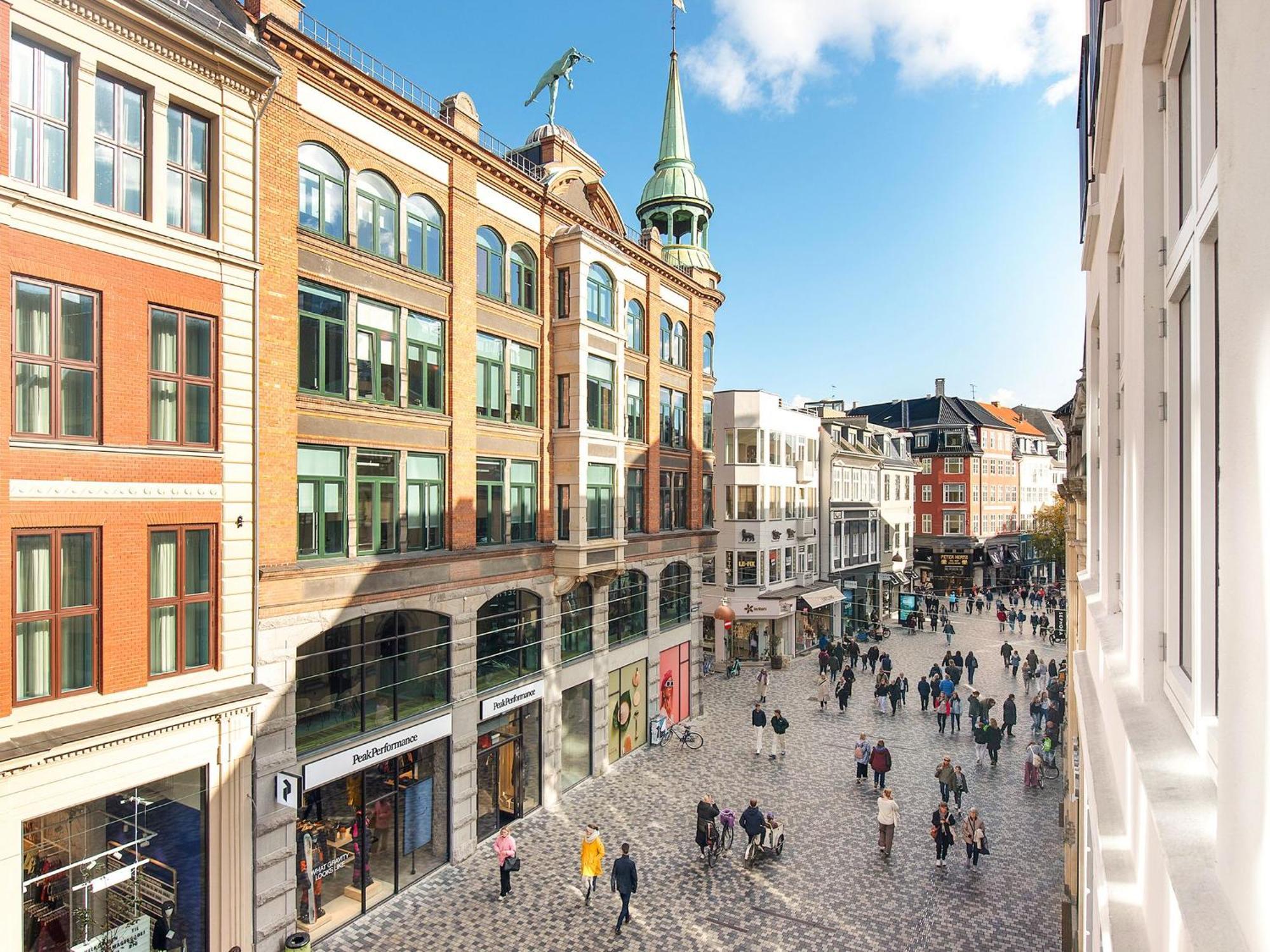 Sanders Leaves - Charming Three-bedroom In Downtown Апартаменты